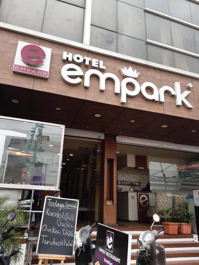 Empark Hotel Bangalore Exterior photo