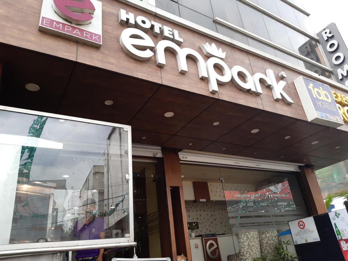 Empark Hotel Bangalore Exterior photo